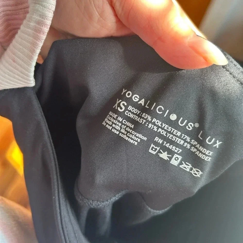 YOGALICIOUS 7/8 BLACK LEGGINGS